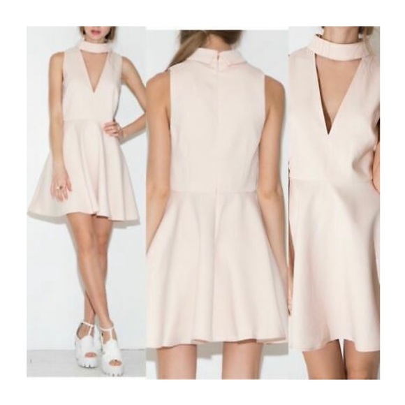 Super sexy LULU’S dress it up with a nice belt and high heels - Picture 2 of 10